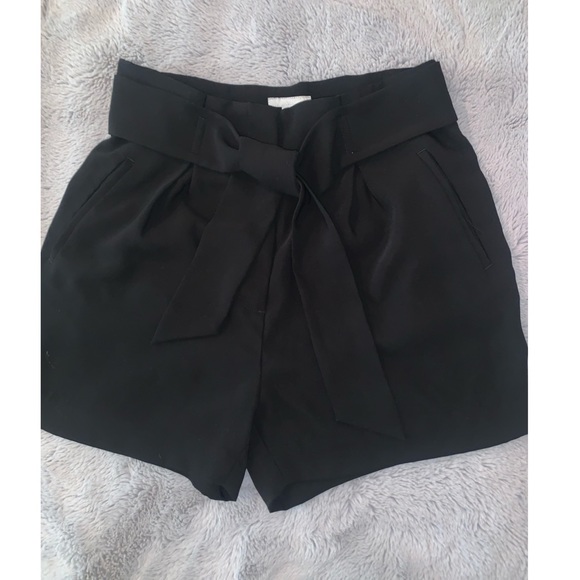H&M Black High-Waisted Tie Belt Shorts - Picture 4 of 4